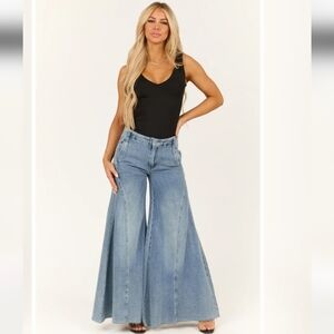 NWT Signature 8 Super Wide Leg Flare